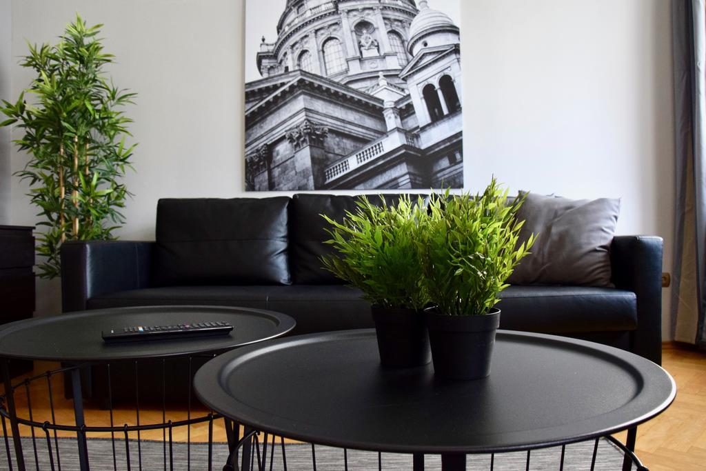 Standerd Apartment By Hi5 - Lovag Family Suites Budapeste Exterior foto