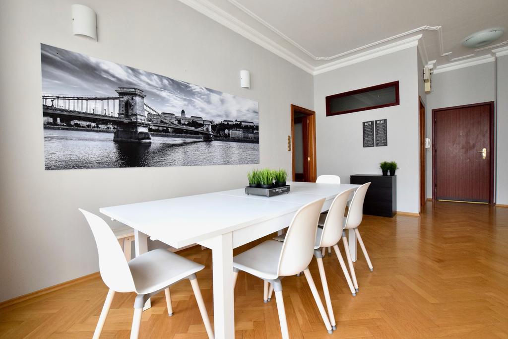 Standerd Apartment By Hi5 - Lovag Family Suites Budapeste Exterior foto