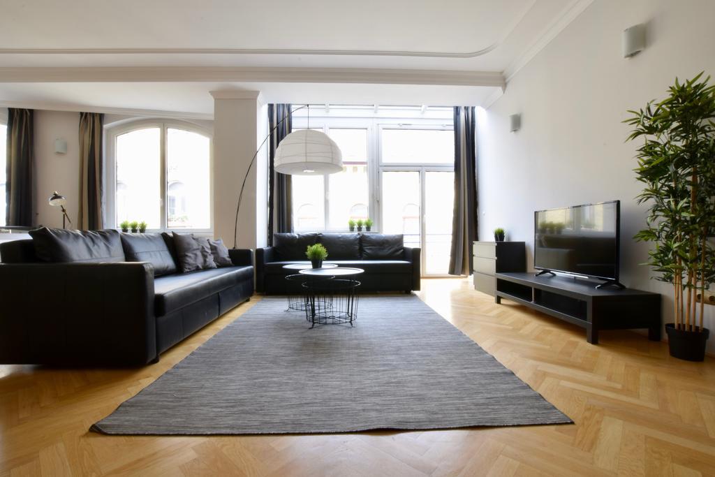 Standerd Apartment By Hi5 - Lovag Family Suites Budapeste Exterior foto