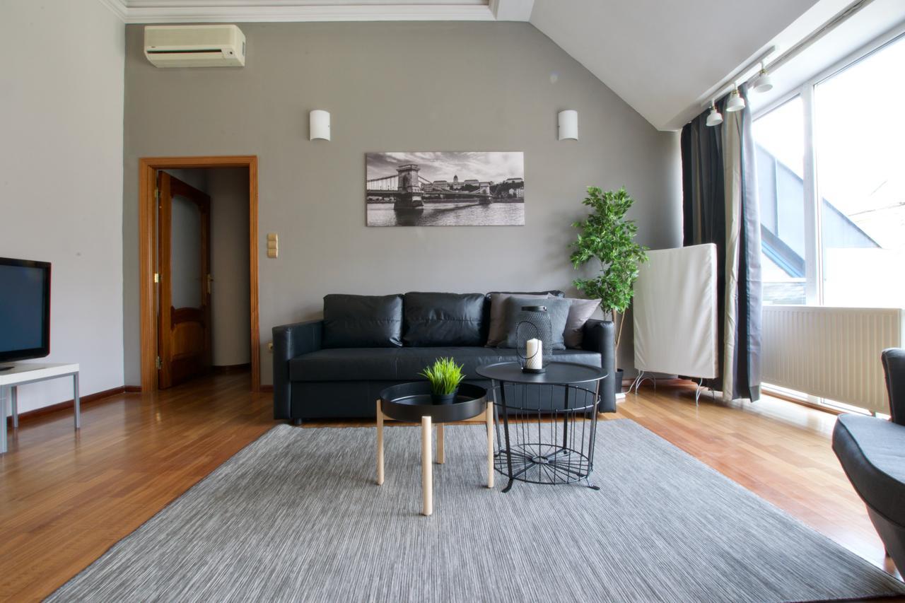 Standerd Apartment By Hi5 - Lovag Family Suites Budapeste Exterior foto